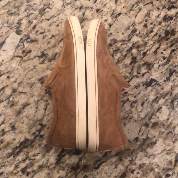 UGG SLIP ON SHOES SZ 8.5 - Picture 10 of 10